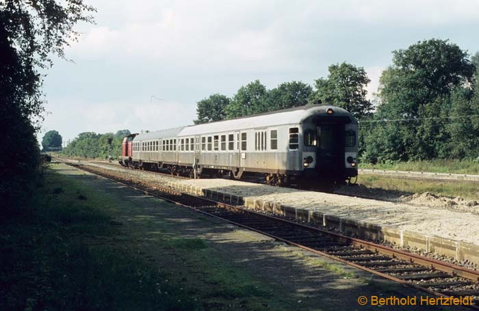 http://www.eisenbahn-nord.de/dbbilder/ablagewebalben/Goerde/images/324_25.09.80.jpg 