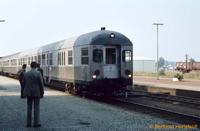 http://www.eisenbahn-nord.de/dbbilder/ablagewebalben/Goerde/images/332_25.09.80.jpg 