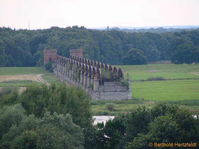 http://www.eisenbahn-nord.de/dbbilder/ablagewebalben/Goerde/images/506_28.07.07.jpg 